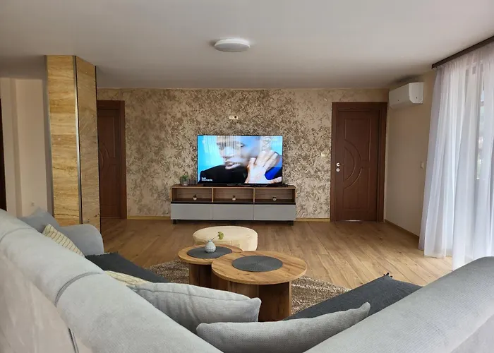 Apartment панорамен пентхаус - кабинков лифт - 3 спални